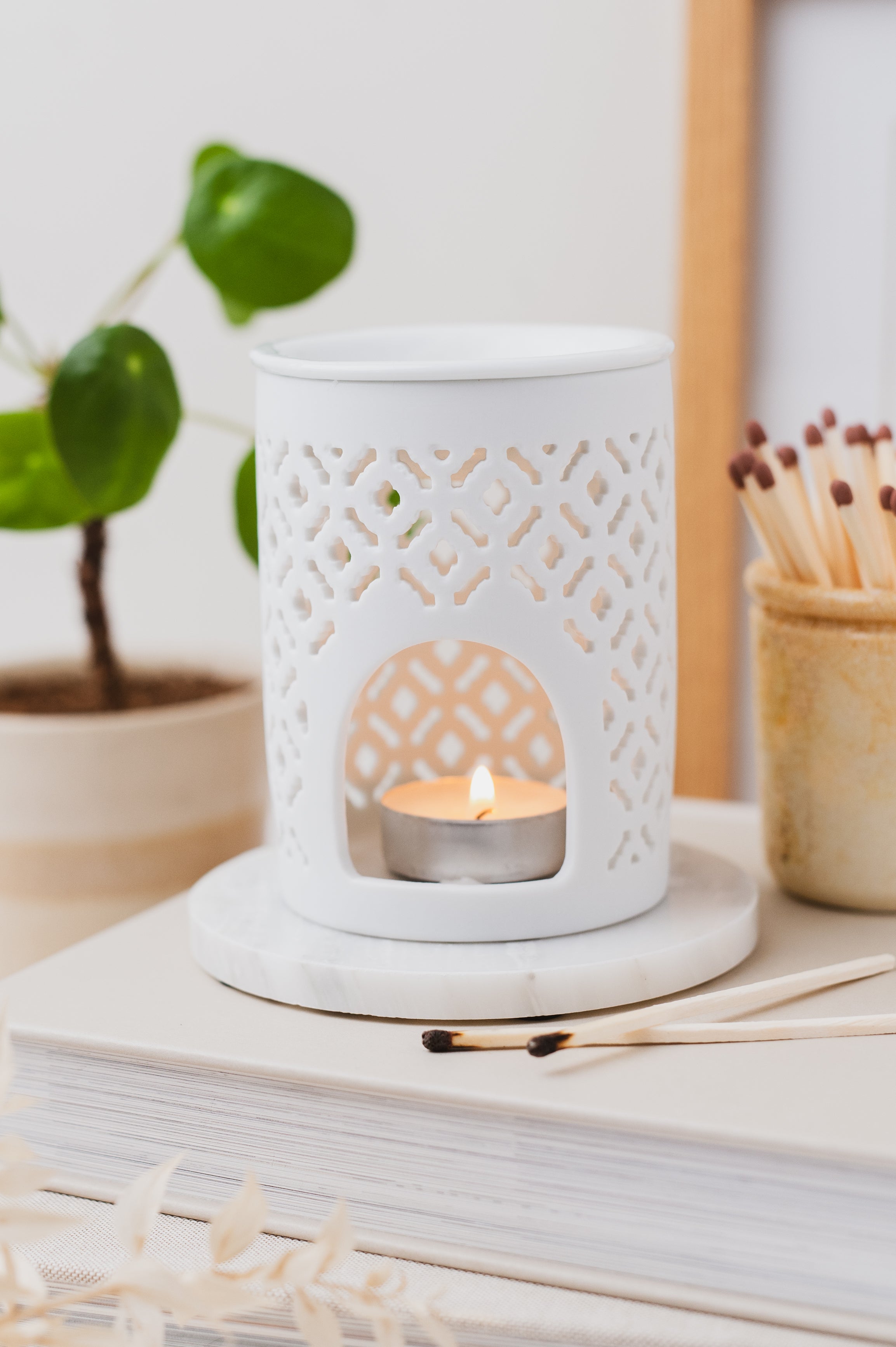 White Ceramic Orb Wax Melter – Ivy Blossom
