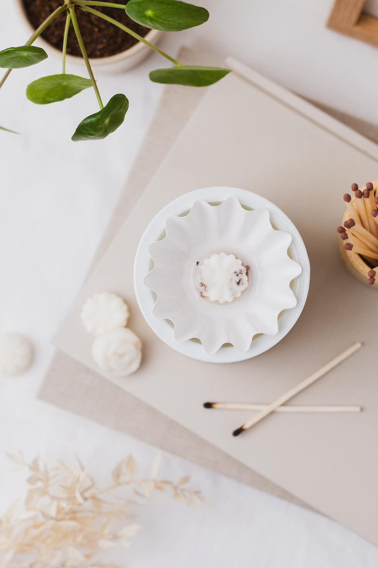 5 Benefits of Burning Candles and Wax Melts Blossom & Ivy Botanicals